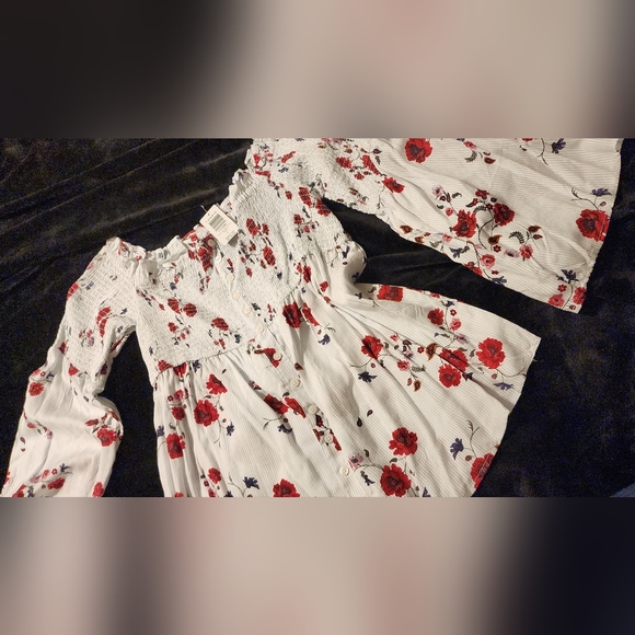 Torrid. Flower Stripped Long Sleeve Modal Offshoulder shirt. Size 18/20. NWT. - Picture 6 of 7